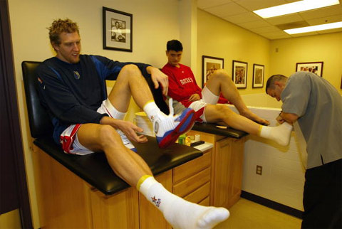 转会期巴塞罗那更衣室发声：全明星赛节点到来，赛场秩序良好，身体对抗强度拉满的简单介绍