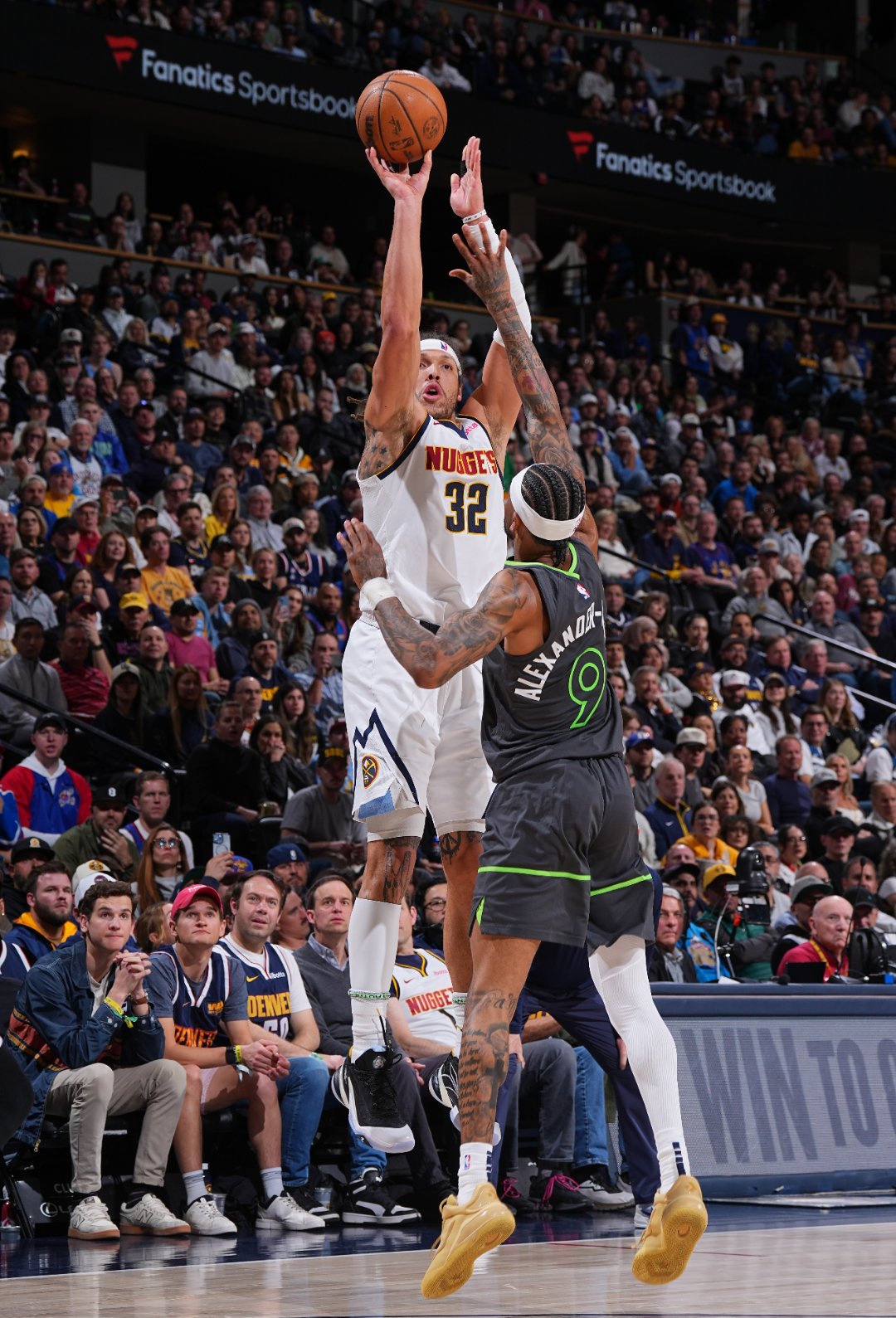 奥兰多魔术迎NBA常规赛关键赛；转会期伤情更新；赛场秩序良好；细节决定成败的简单介绍