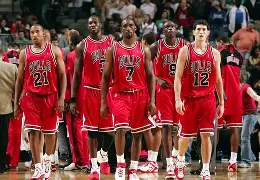 底特律活塞发布备战花絮；关键时刻远射贴柱；亚冠任务艰巨；医务组通报恢复(幽暗岛荣光任务详细步骤)