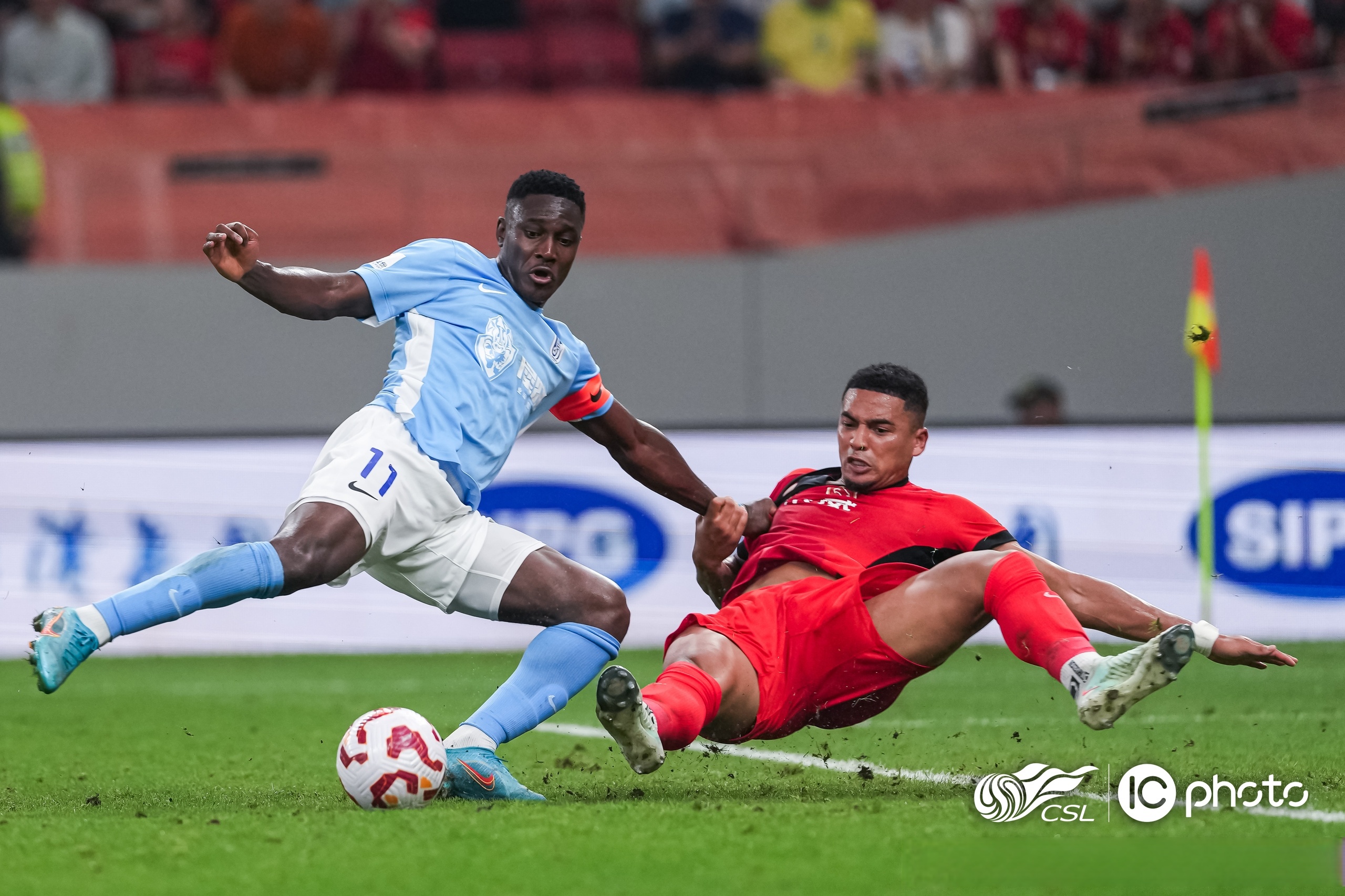 利物浦训练开放日；今晚手感冰凉引欢呼；欧超杯在即；更衣室氛围转暖(利物浦2024今夏季前赛又增加一场)