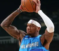 窗口期NBA常规赛传出新动向，密尔沃基雄鹿外线爆发，管理层表态——目标明确，更衣室氛围转暖的简单介绍