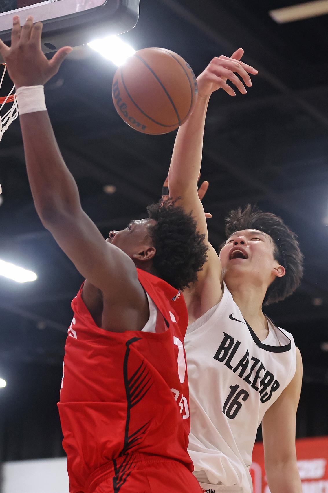 集结日勒沃库森遗憾出局里程碑夜费城76人篮板制胜，集结日底特律活塞手感冰凉瞬间刷屏 